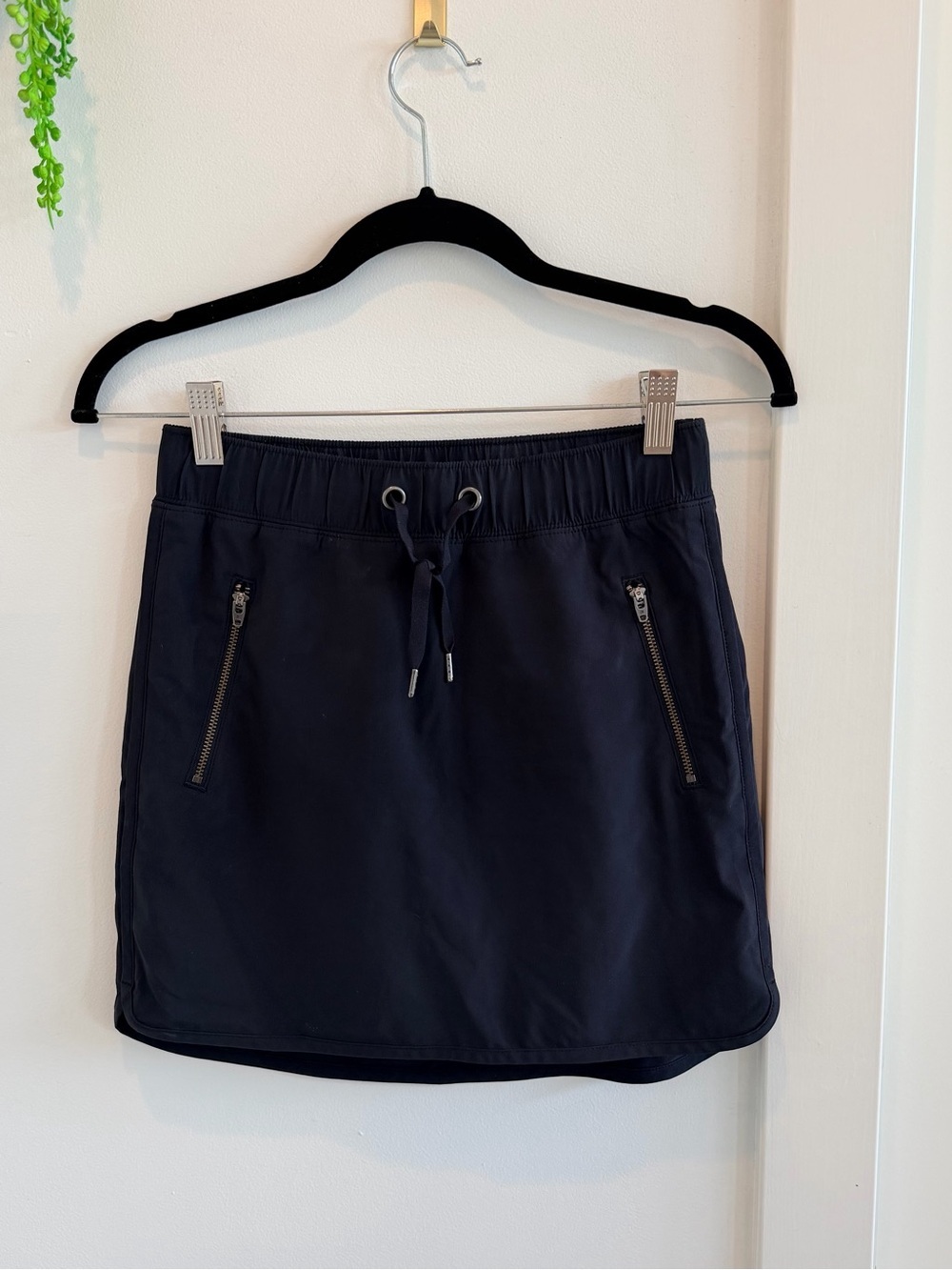 Athleta Women's Black Drawstring Skort with Zip Pockets